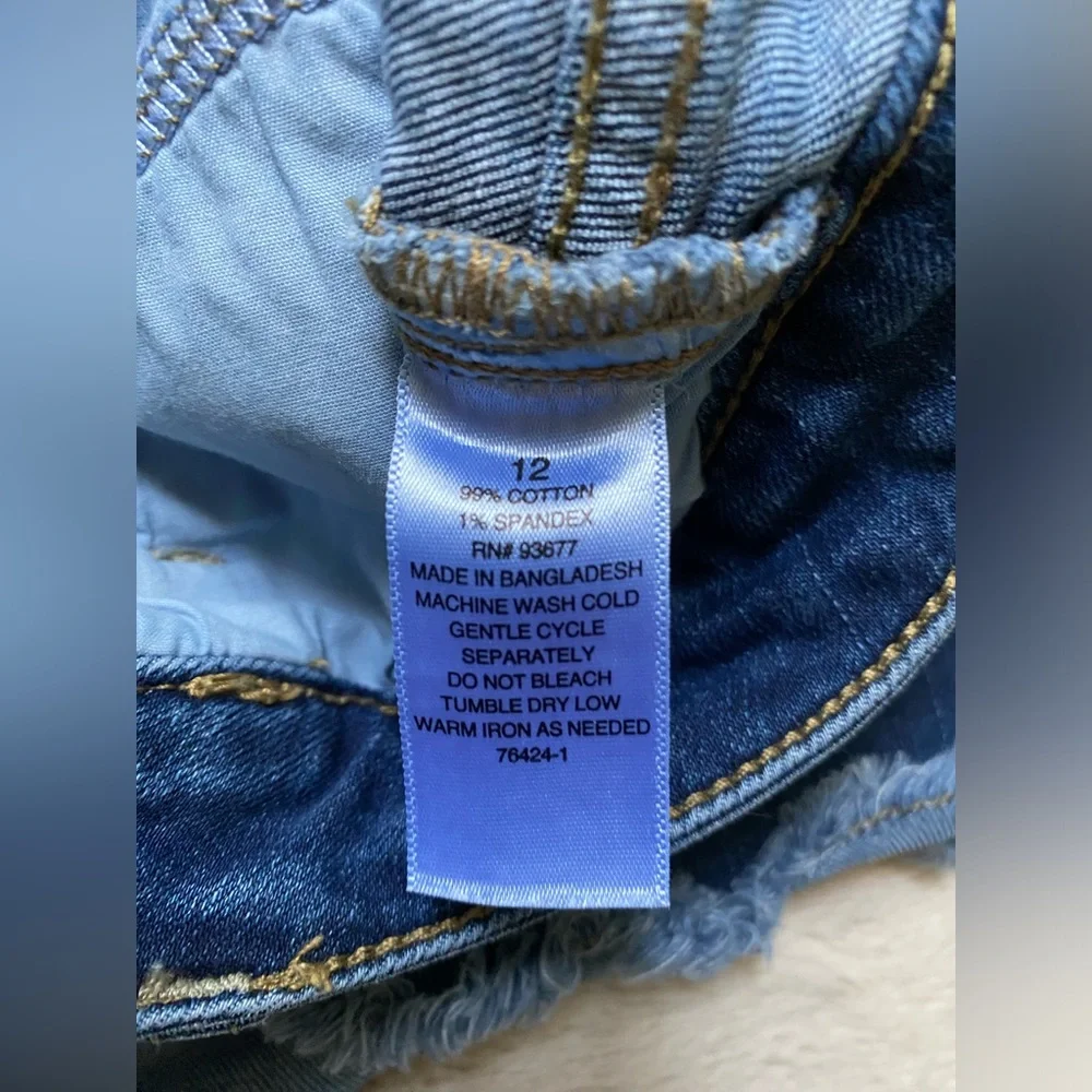 A.N.A Midrise Denim shorts - Picture 5 of 5